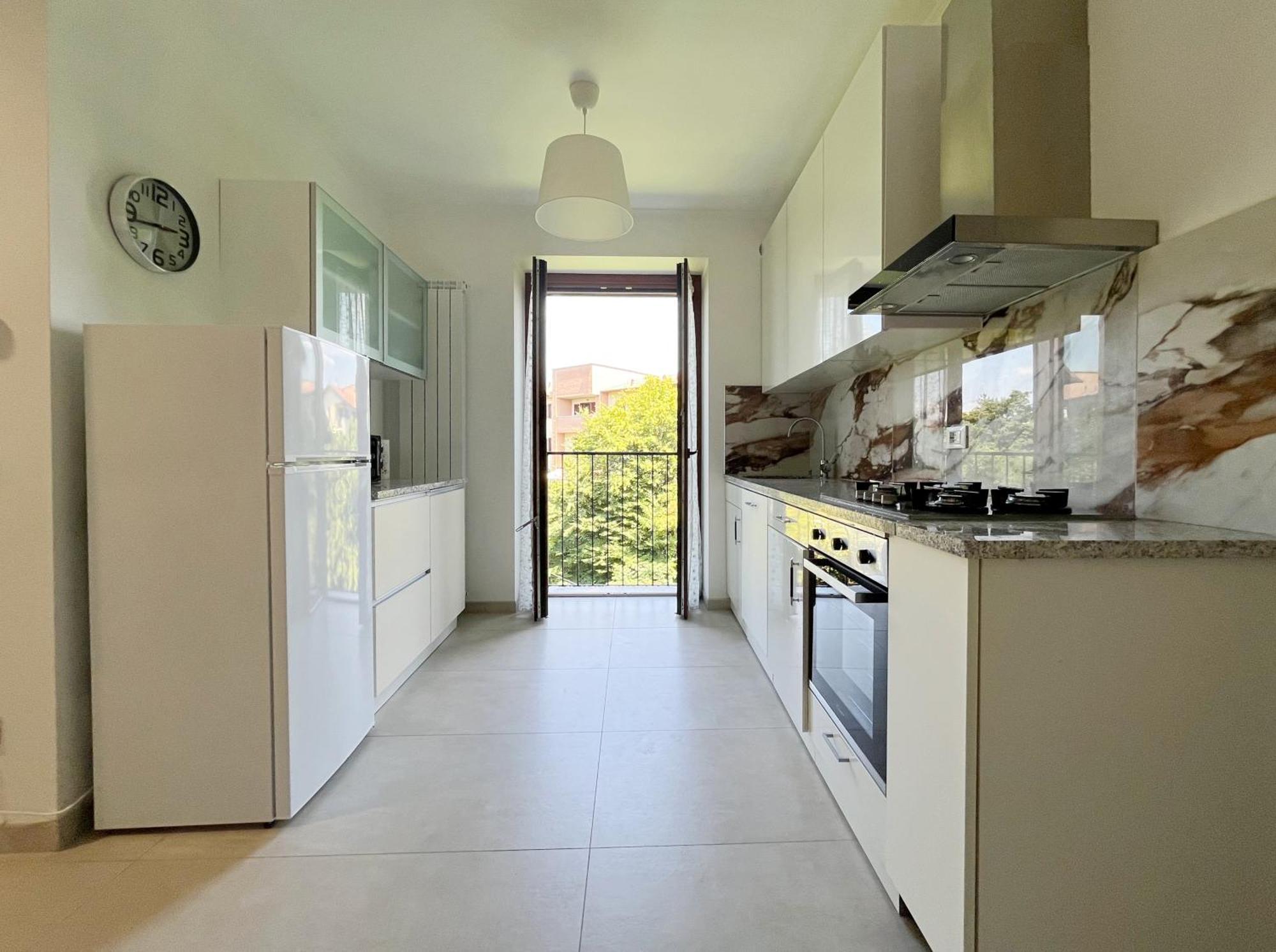 Appartamento con balcone affascinante a Cadorago Fino Mornasco Esterno foto